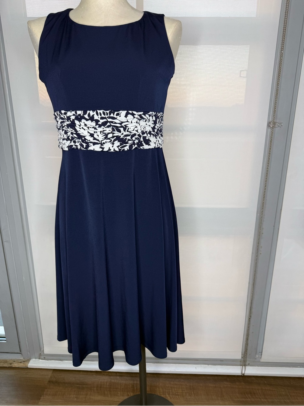 Jessica Howard Navy Midi Dress with White Leaf-Print Waistband